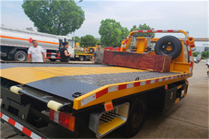 沪东新村附近拖车电话号码服务