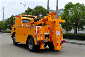 沪东新村高速路拖车费