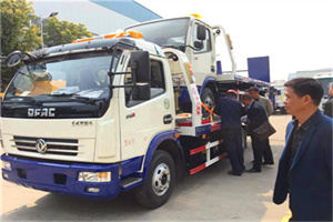 沪东新村汽车道路救援拖车价格